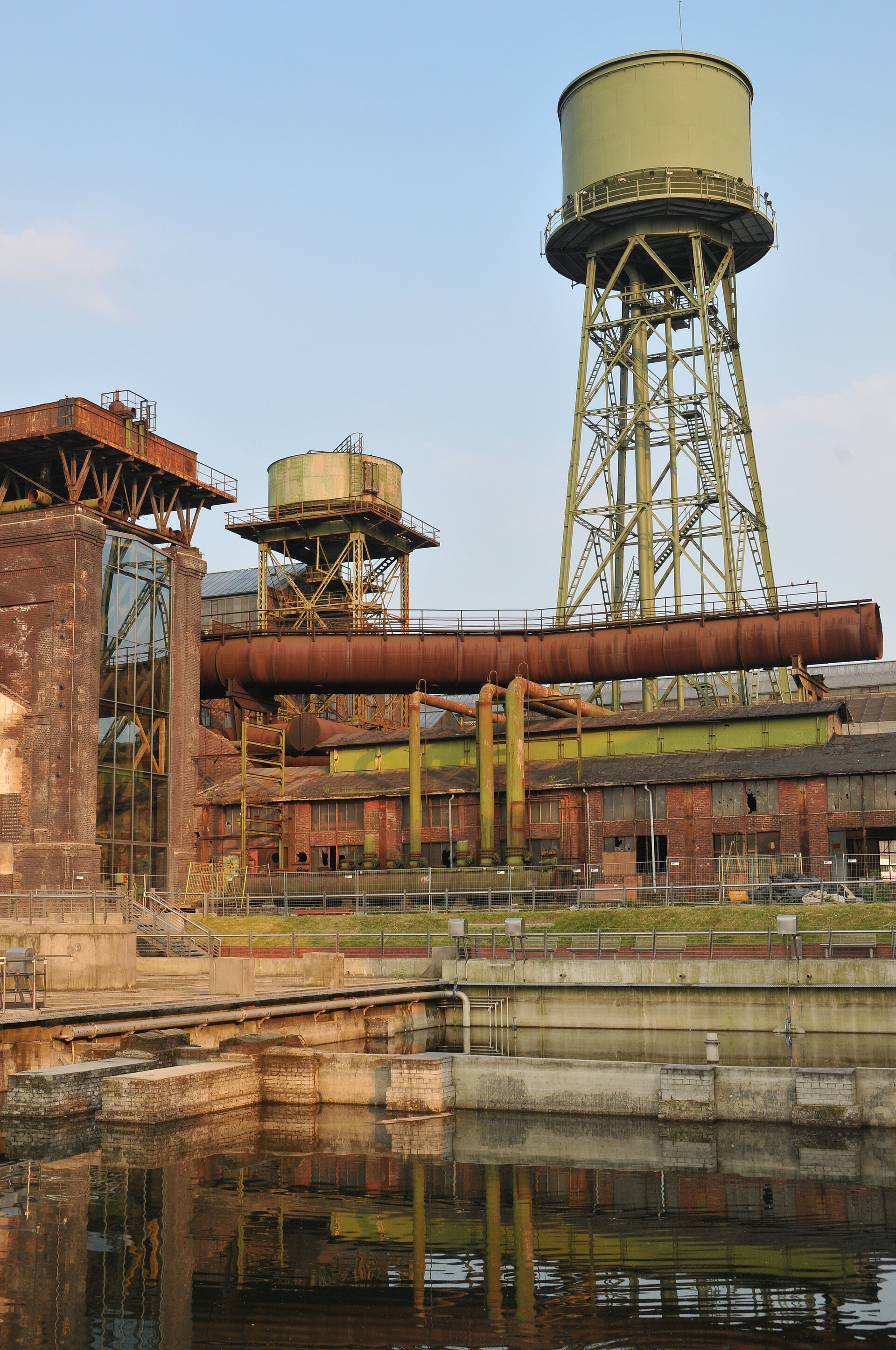 Wasserspeicher und Wasserpark der Jahrhunderthalle Bochum.