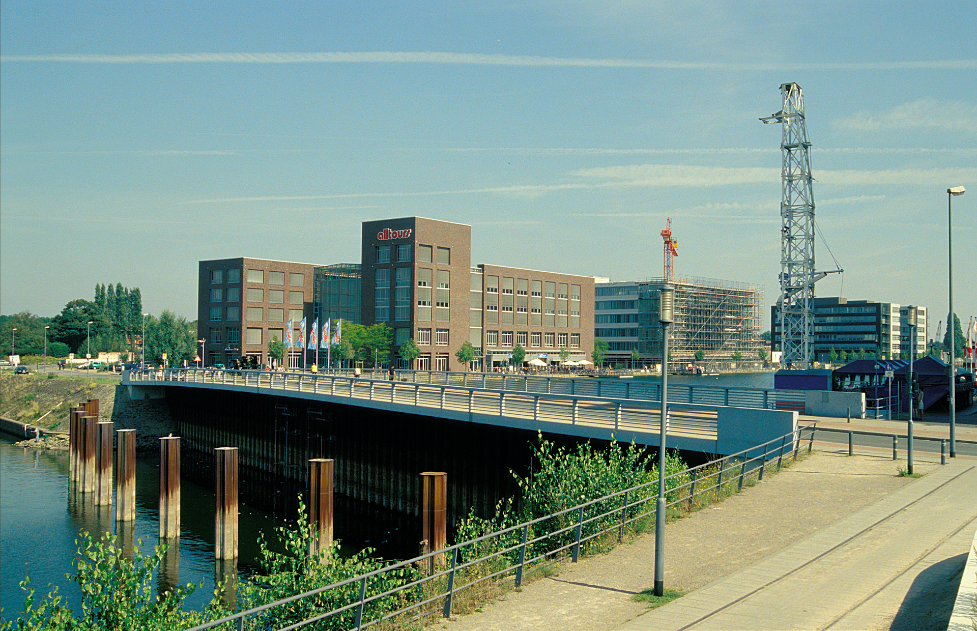 Portsmouth Damm im Duisburger Innenhafen.