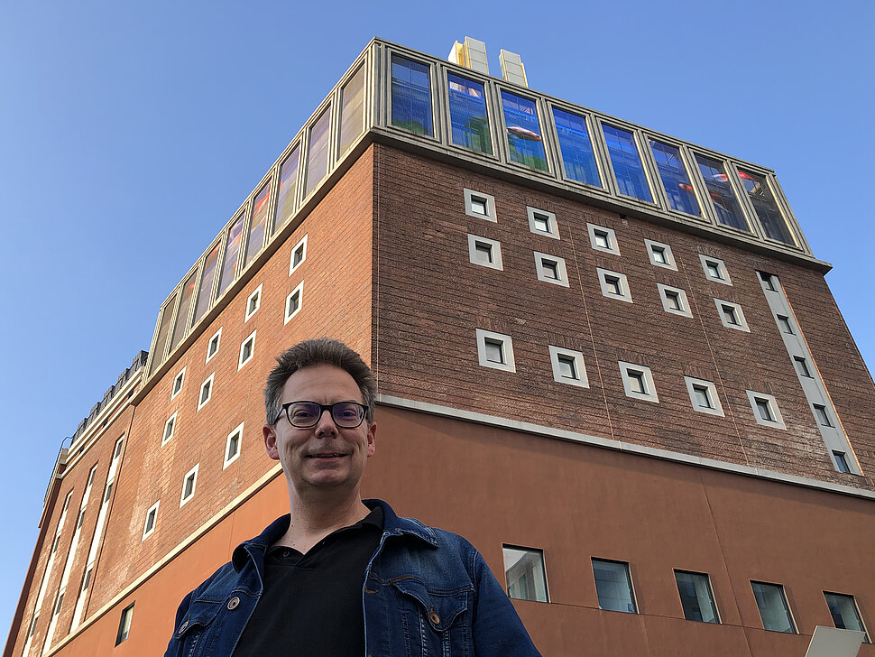 Dr. Jens Stöcker vor dem Dortmunder U.