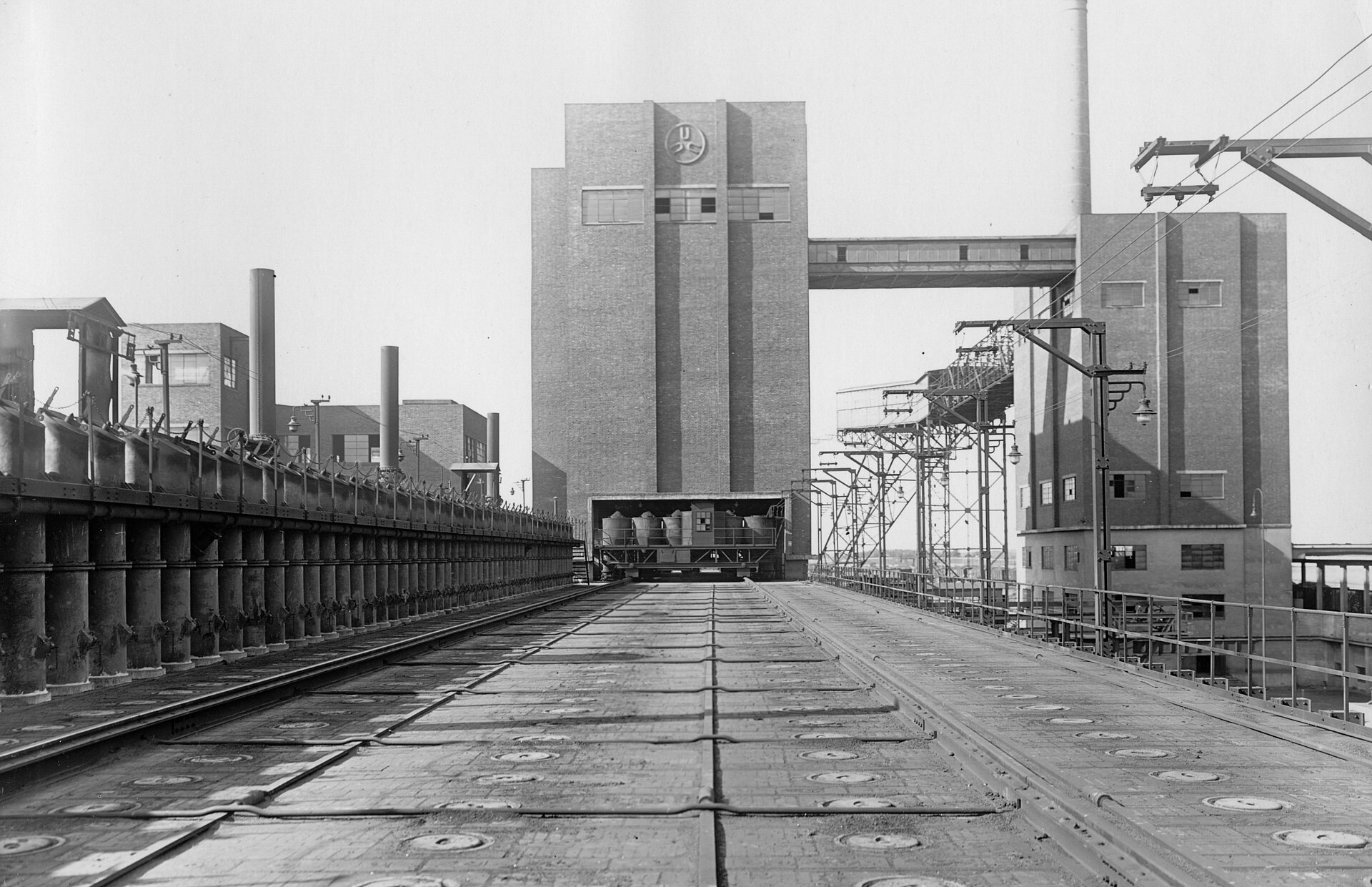 Ofendecke, Batterie Kohlenturm und Sortenturm der Kokerei Hansa in Dortmund, 1930.