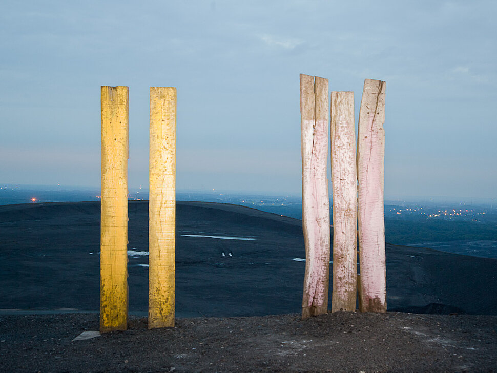 "Totems" auf der Halde Haniel in Bottrop.