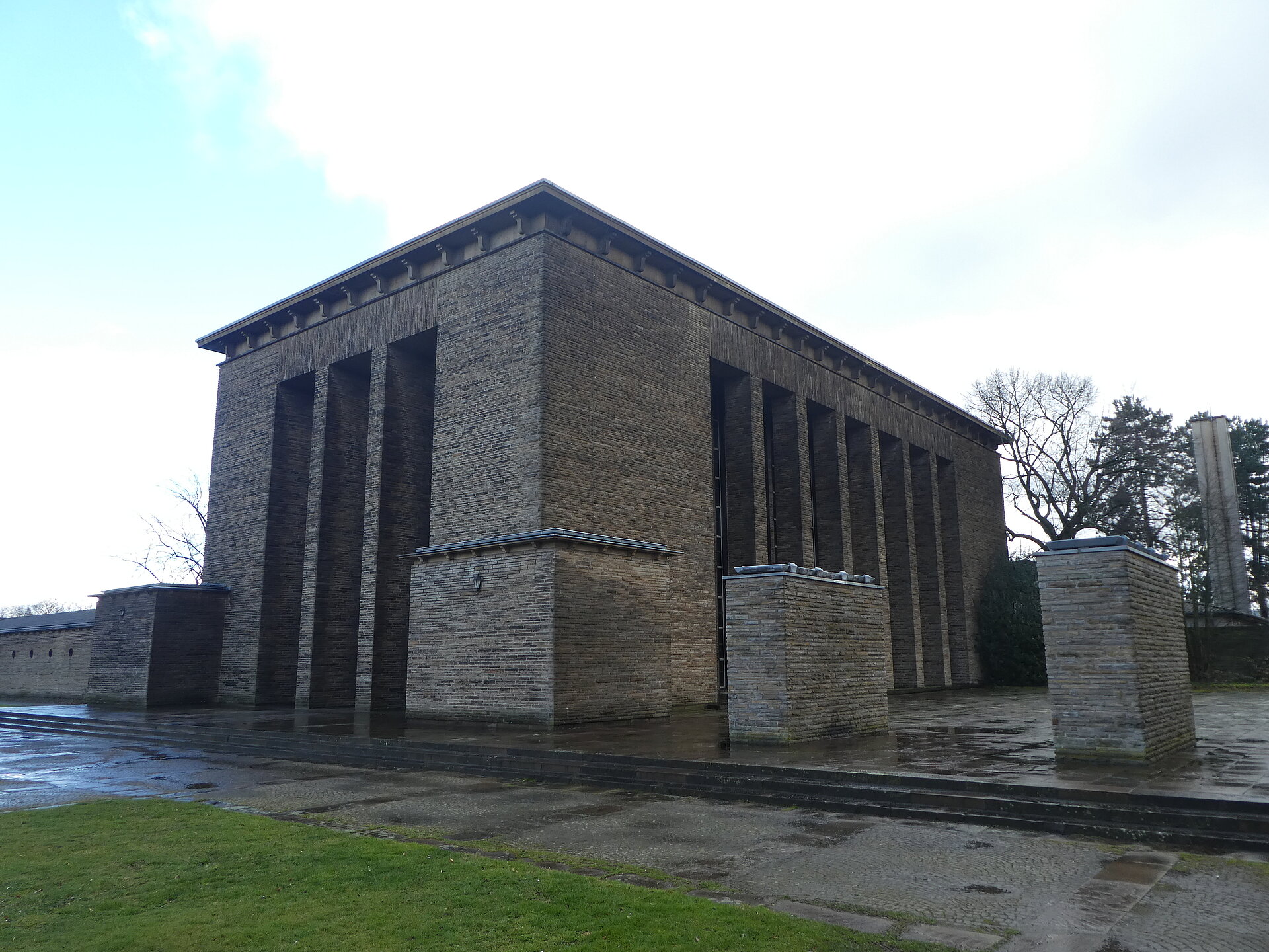 Große Halle auf dem Bochumer Hauptfriedhof.