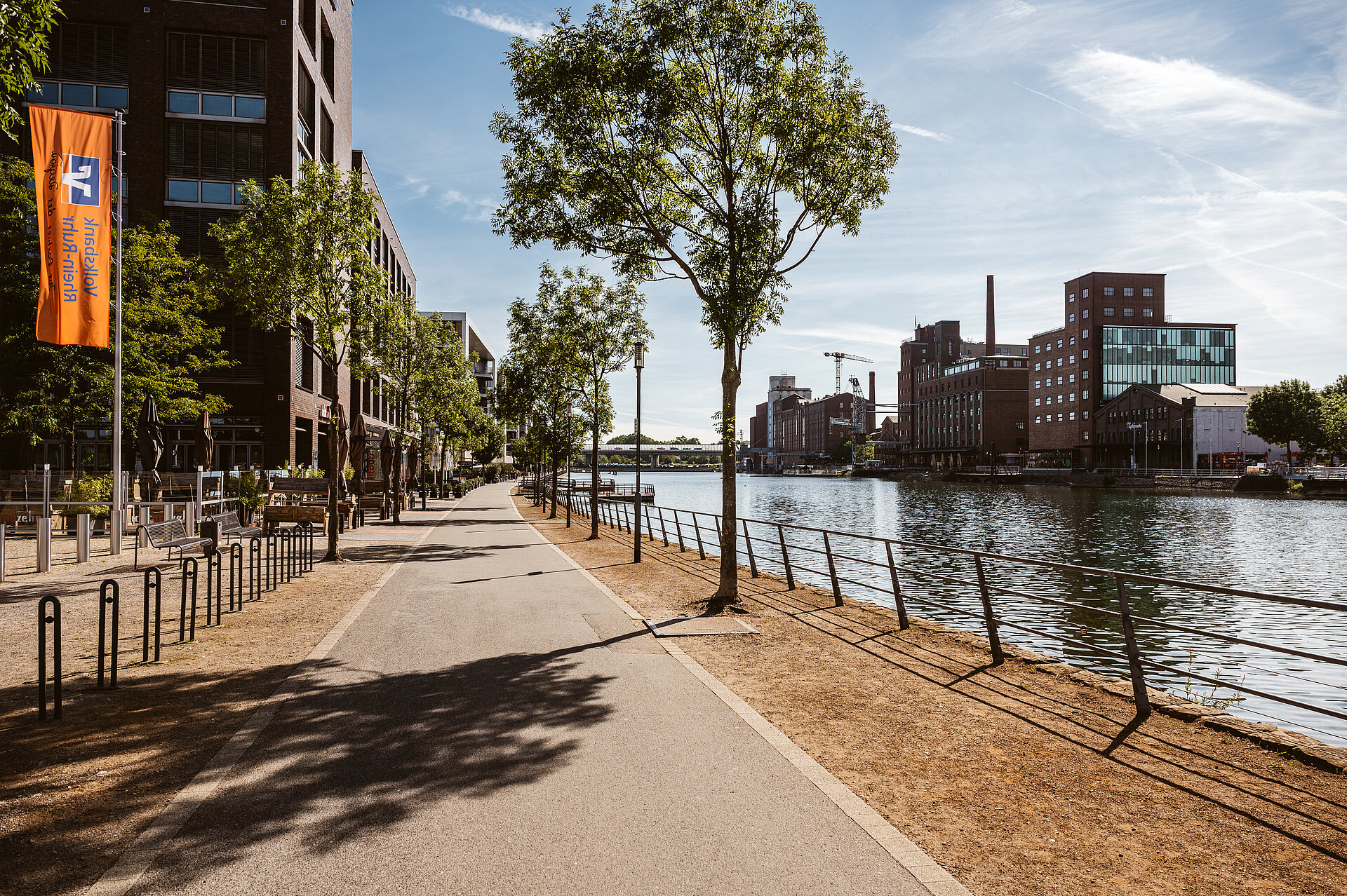 Duisburger Innenhafen.