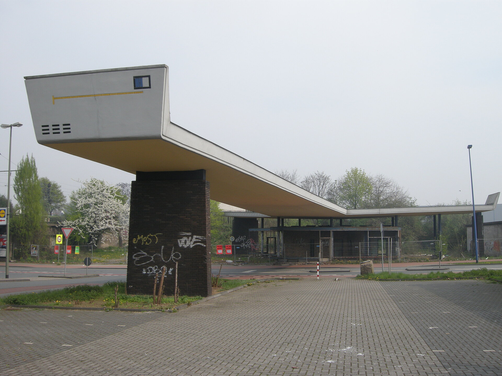 Krupp-Hüttenwerke Tor 1, Duisburg.