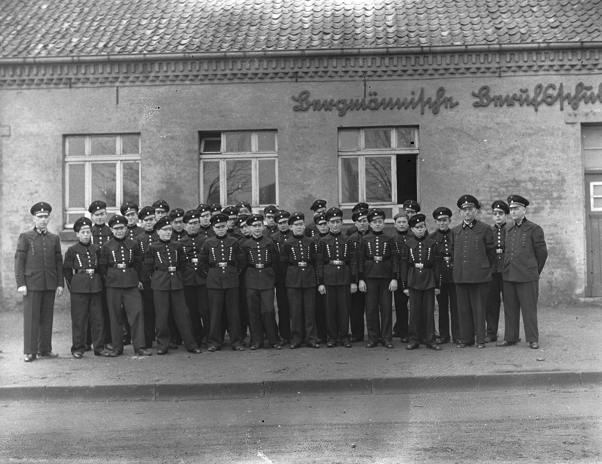 Knappenprüfung im Jahr 1942.