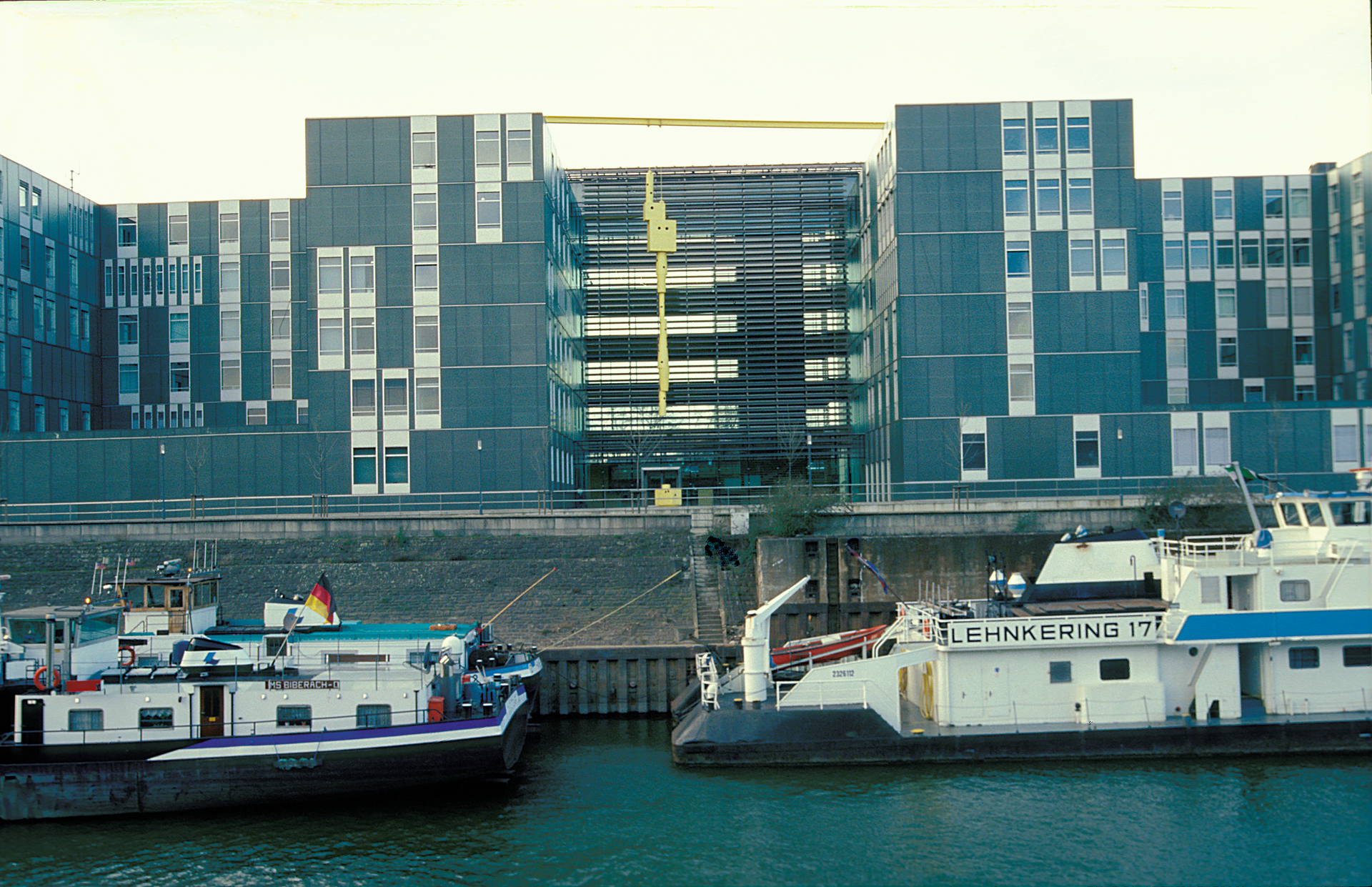 Landesamt für Zentrale Polizeitechnische Dienste NRW im Duisburger Innenhafen.