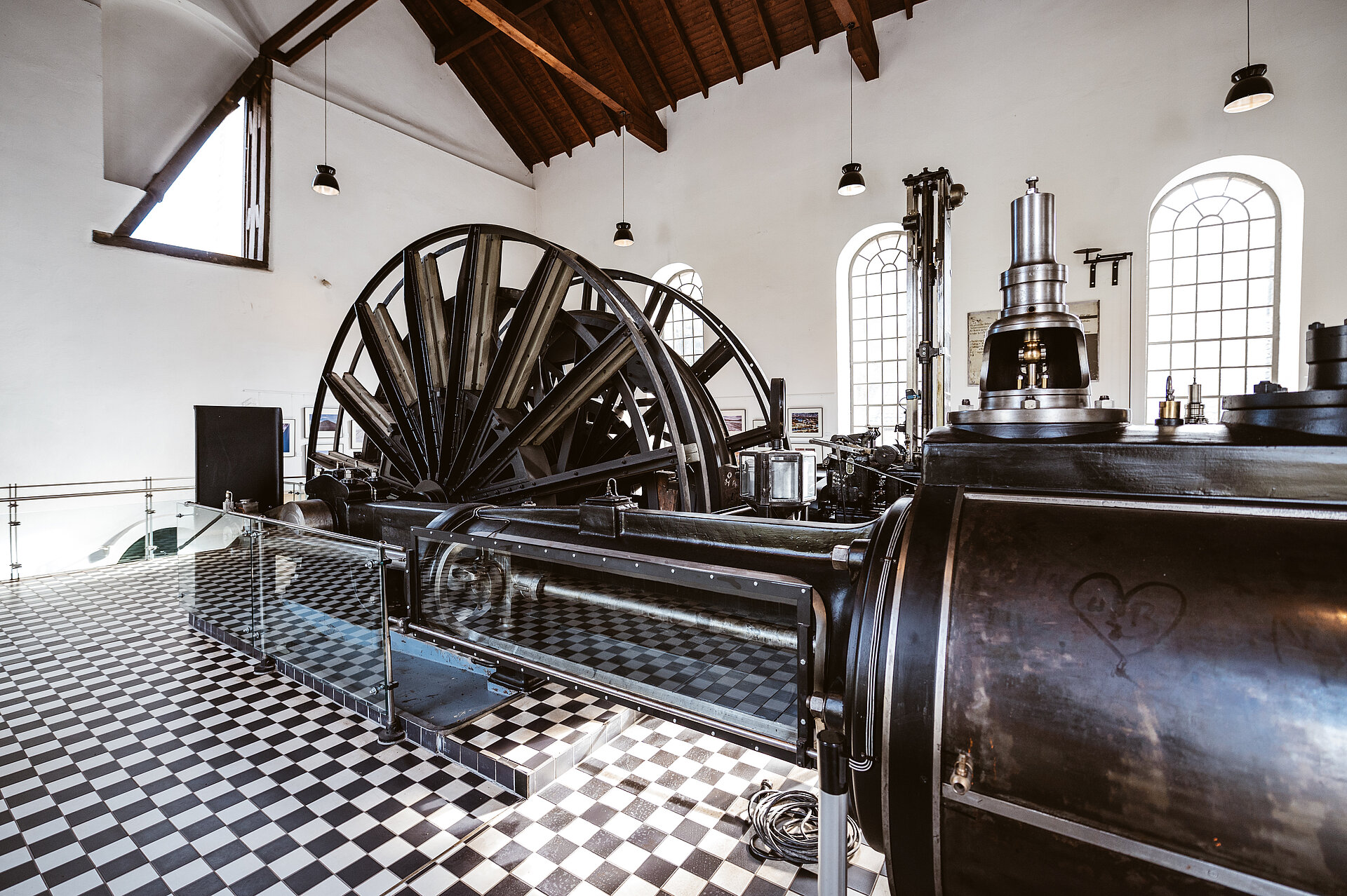 Die von Prosper Haniel stammende Dampffördermaschine von 1887 wird regelmäßig vorgeführt.