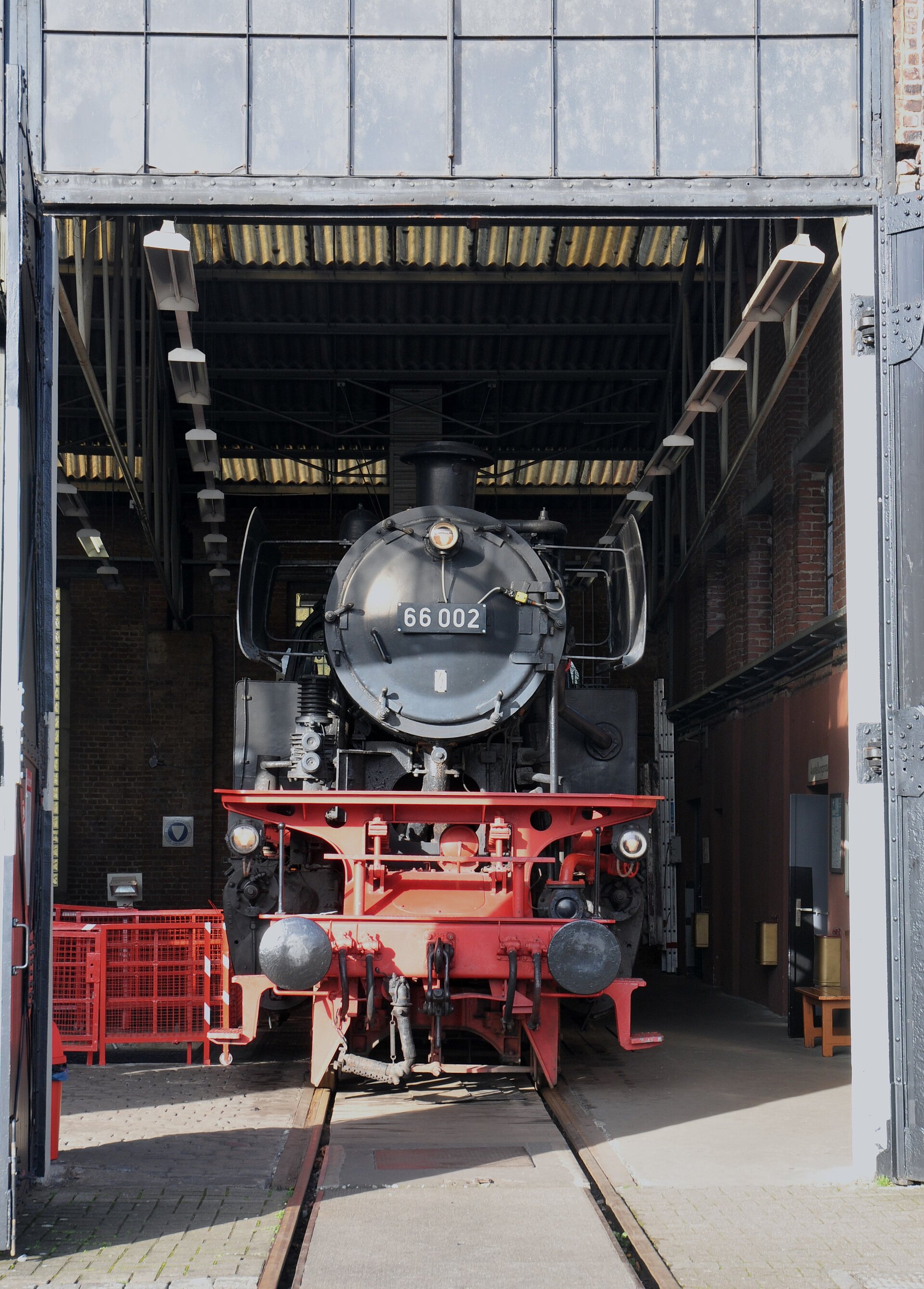 Blick in den Lokschuppen im Eisenbahnmuseum Bochum.