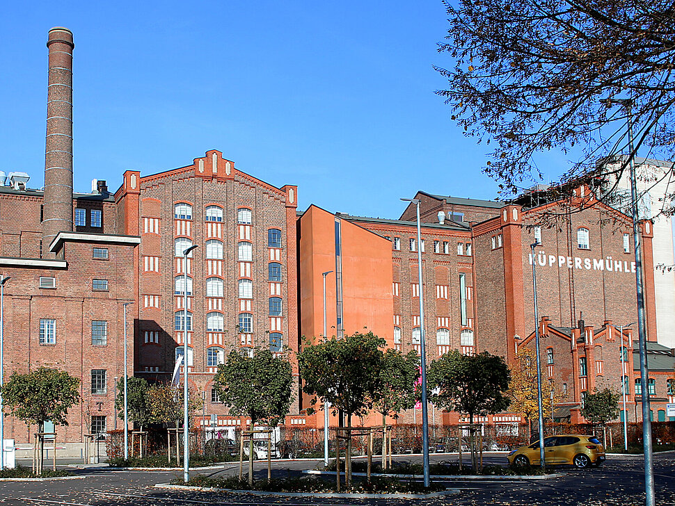 Das MKM Museum Küppersmühle ist in einem ehemaligen Mühlengebäude im Duisburger Innenhafen untergebracht.