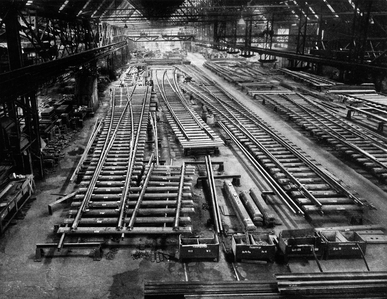Weichenbauhalle der Maschinenbaufabrik Deutschland um 1950.