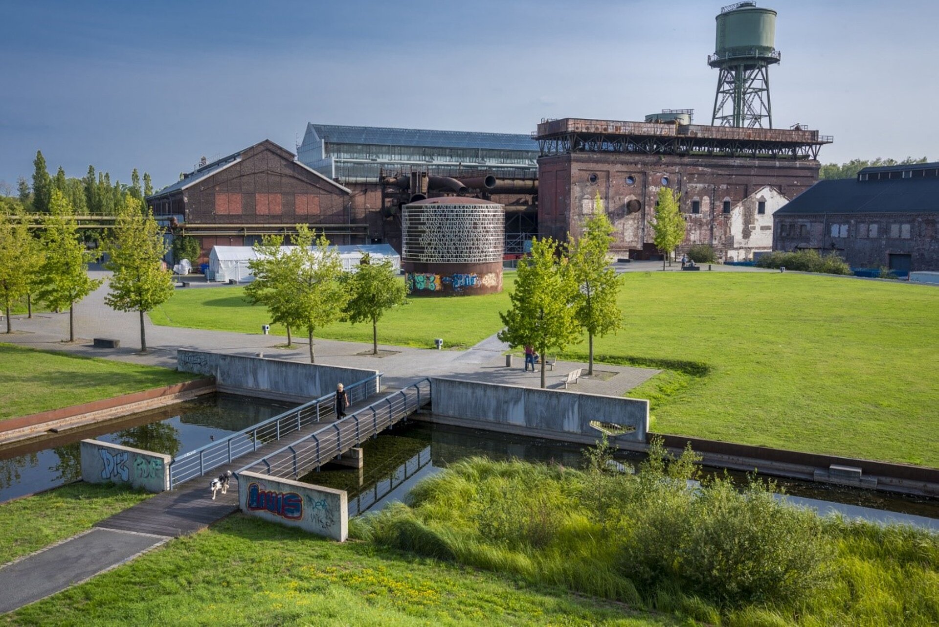 Der Westpark in Bochum an der Jahrhunderthalle.