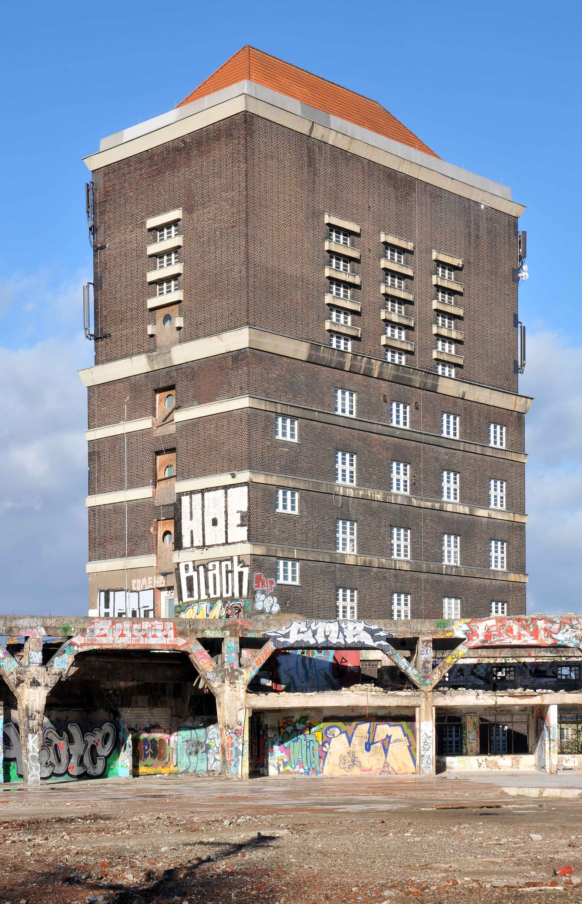 Wasserturm am Dortmunder Südbahnhof.