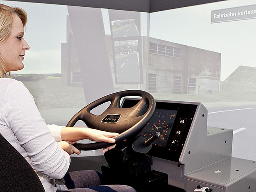 Lkw-Simulator in Bereich "Transportieren" in der DASA in Dortmund.