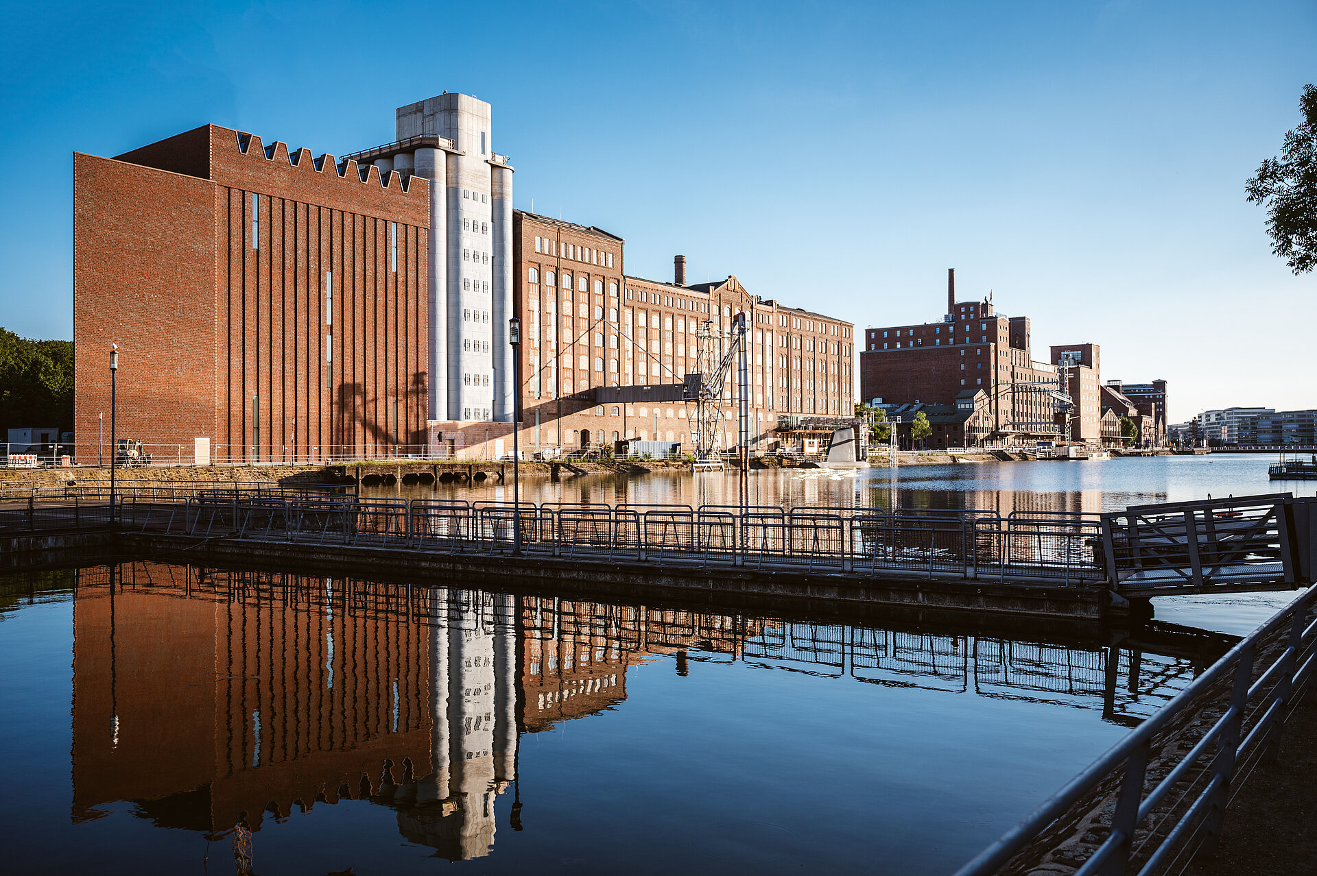 Duisburger Innenhafen.