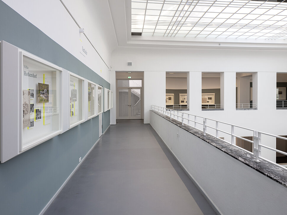 Blick in die Dauerausstellung "Impulse. Baukunst der Industriekultur" im oberen Umgang des Baukunstarchivs NRW.