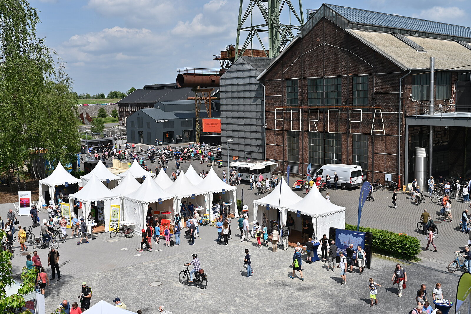 Impressionen vom Fahrradsommer der Industriekultur an der Jahrhunderthalle Bochum, 2022. 
