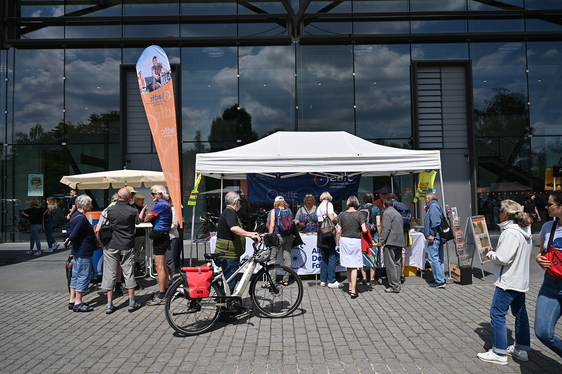 Impressionen vom Fahrradsommer der Industriekultur an der Jahrhunderthalle Bochum, 2022. 