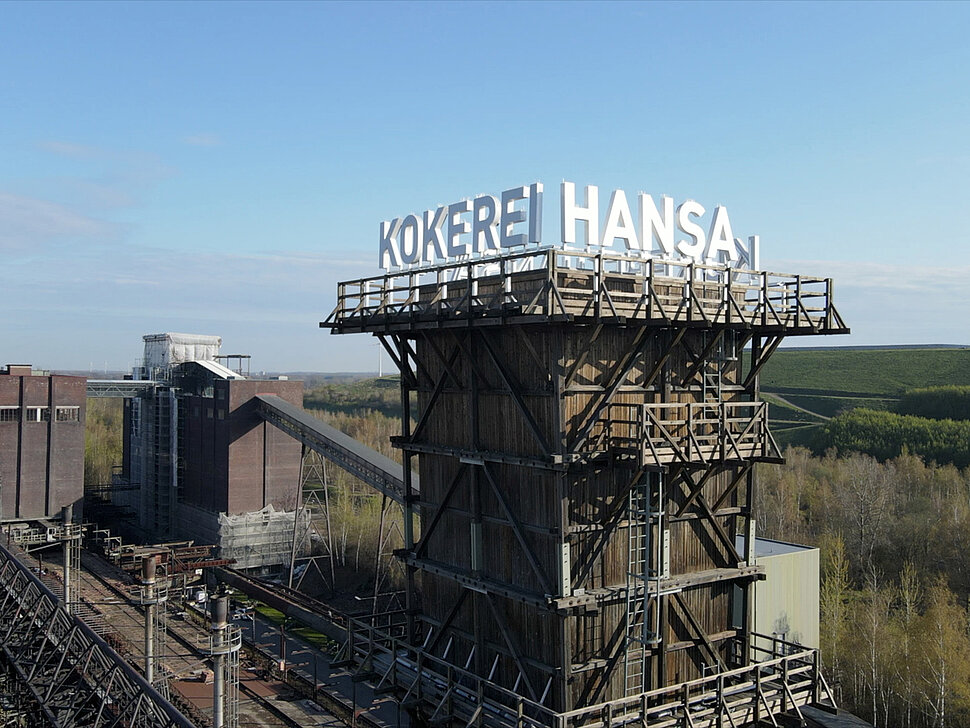 Kameraflug über die Kokerei Hansa.