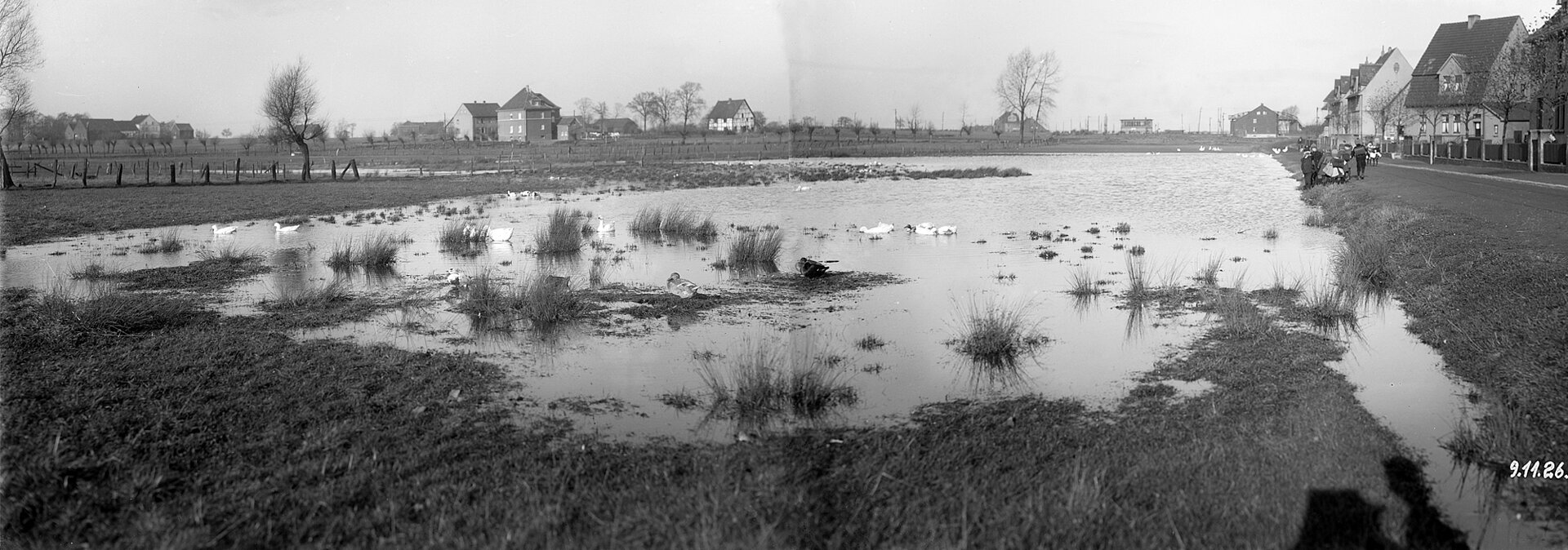 Hochwasser an der Emscher, Zechenkolonie Hansemann in Dortmund, 1926.