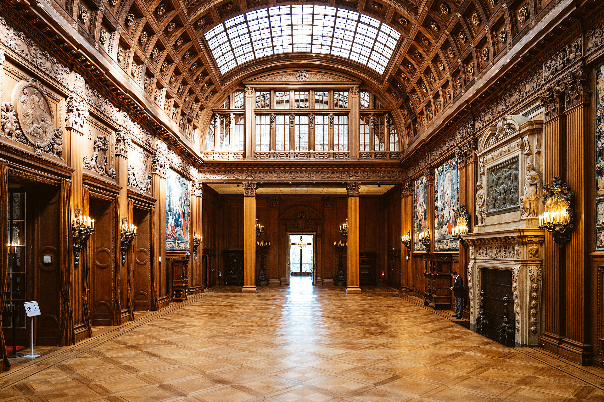 Blick in die prachtvollen Innenräume der Villa Hügel.