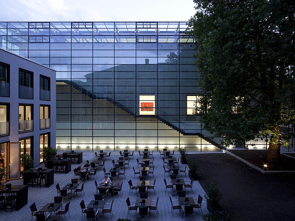 Das Emil Schumacher Museum ist ein Kunstmuseum und Teil des Kunstquartiers in Hagen und dem international bedeutenden und in Hagen geborenen Maler Emil Schumacher gewidmet. 