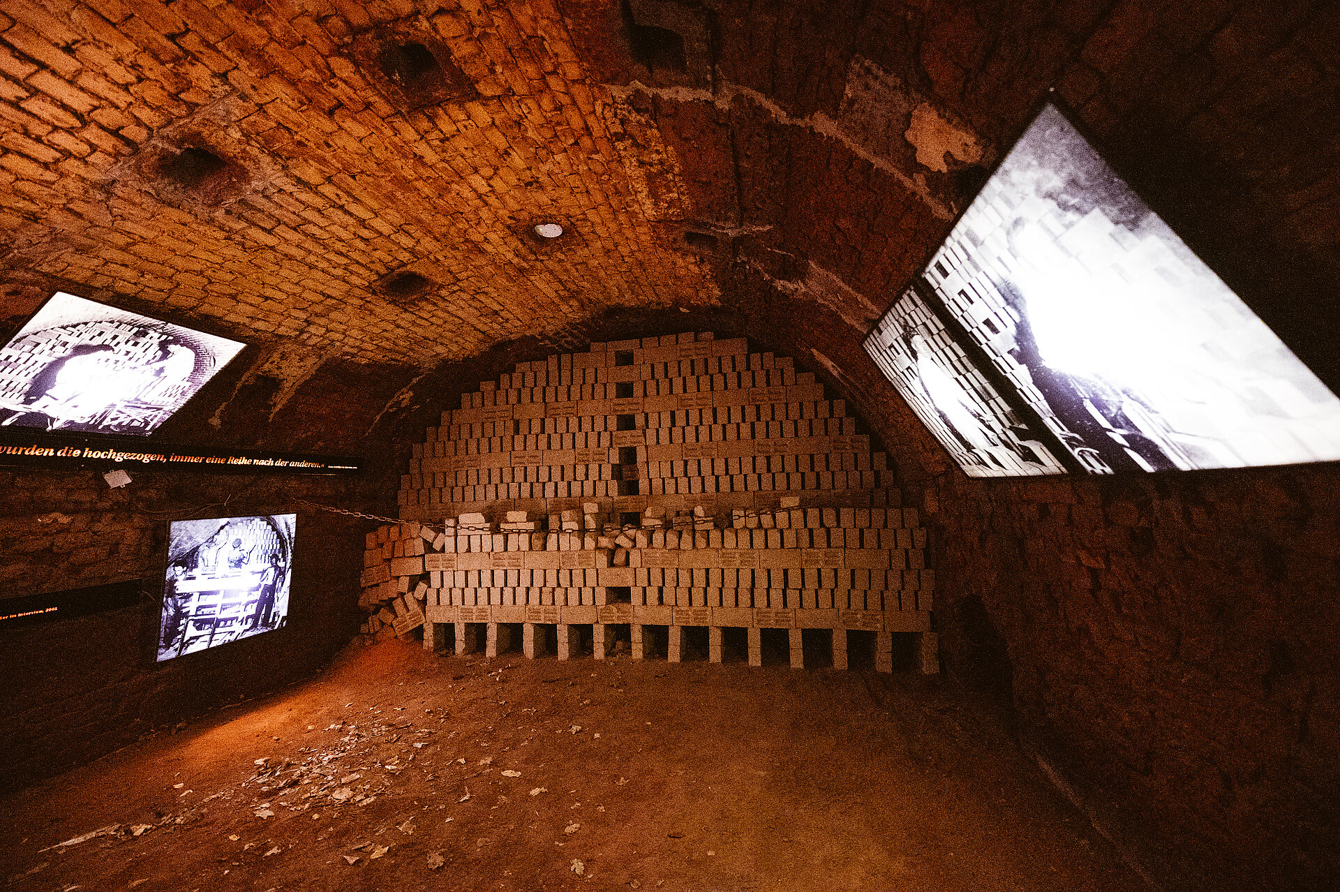 Blick in die Ausstellungsbereiche der Zeche Nachtigall in Witten.