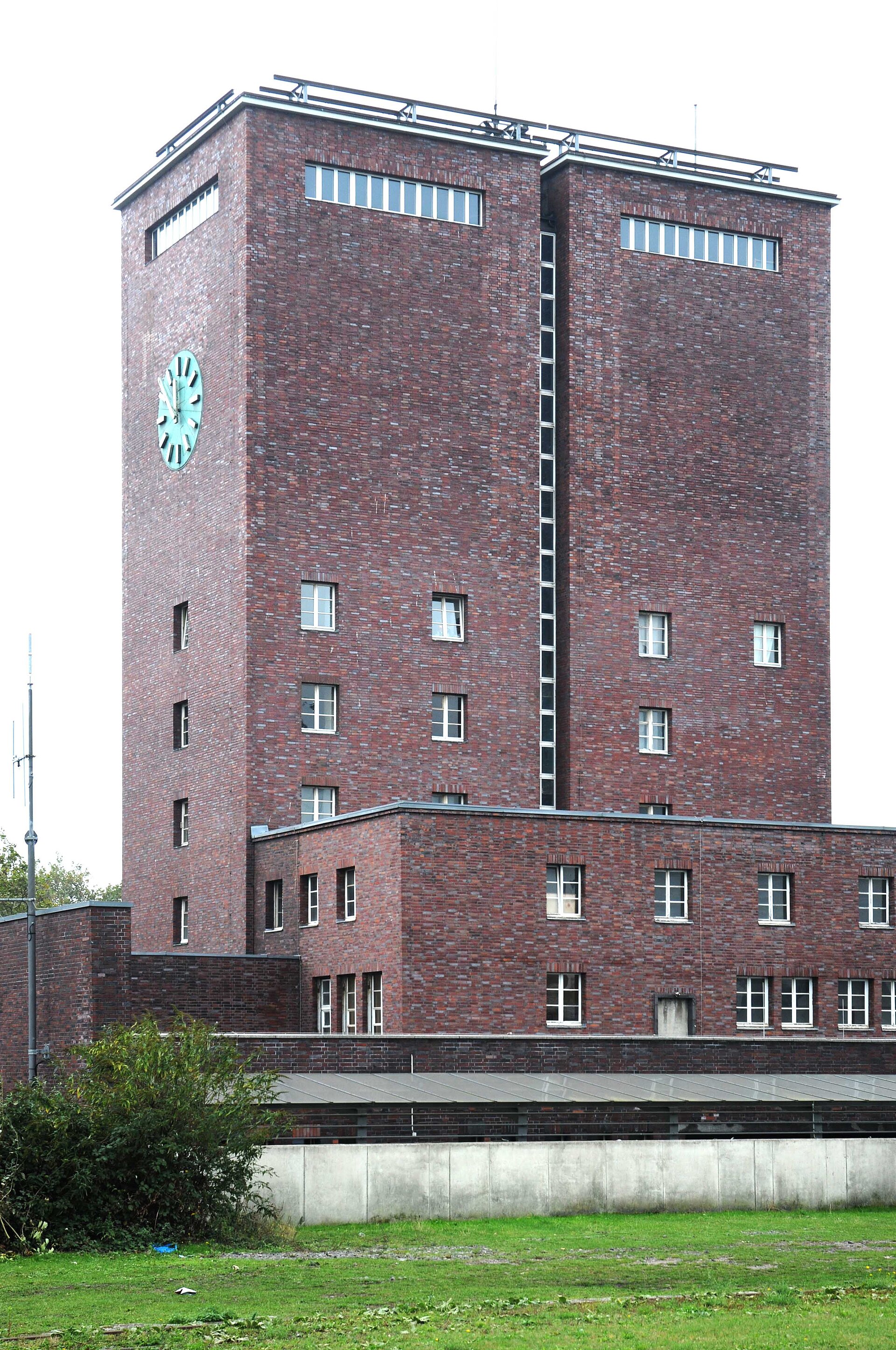 Wasserturm am Hauptbahnhof Oberhausen.