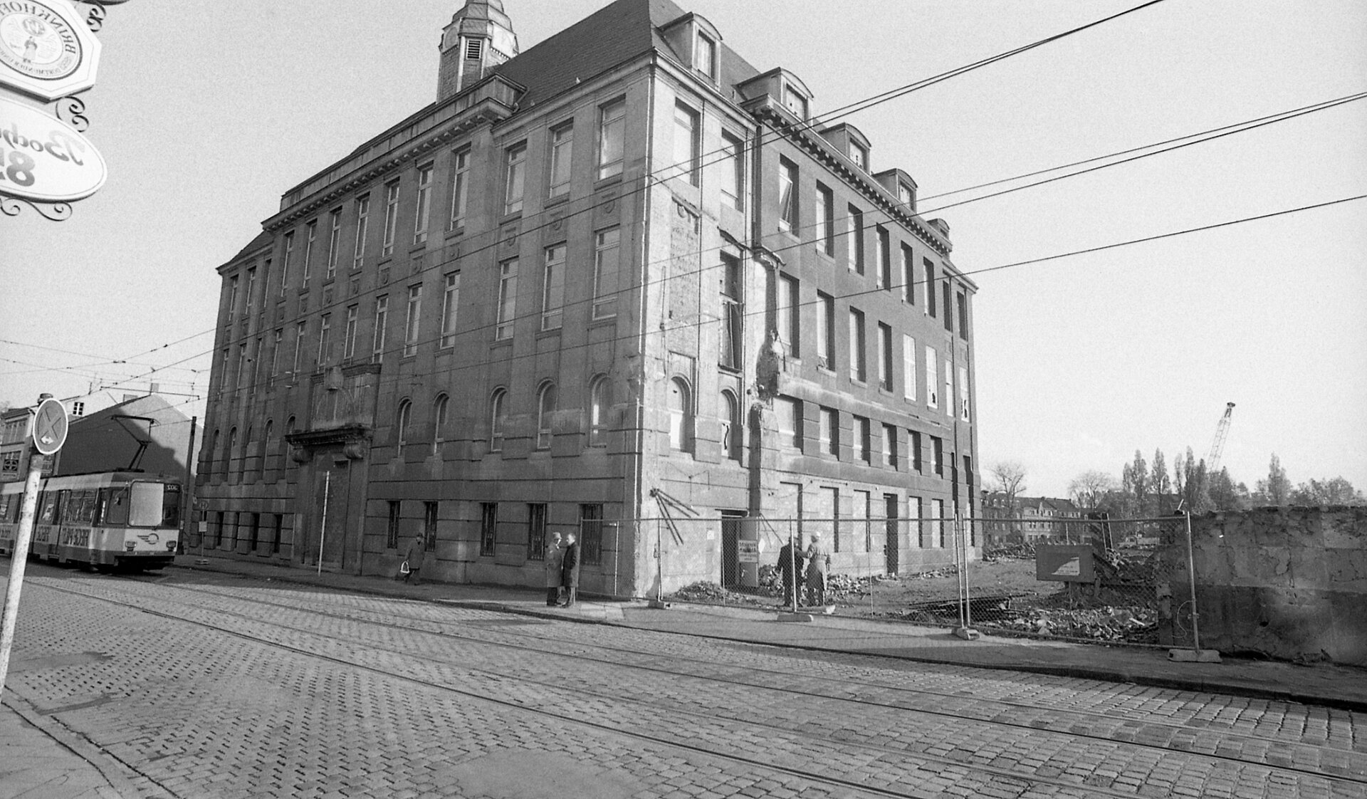 Ehemaliges Verwaltungsgebäude des Gussstahlwerkes, 1985.