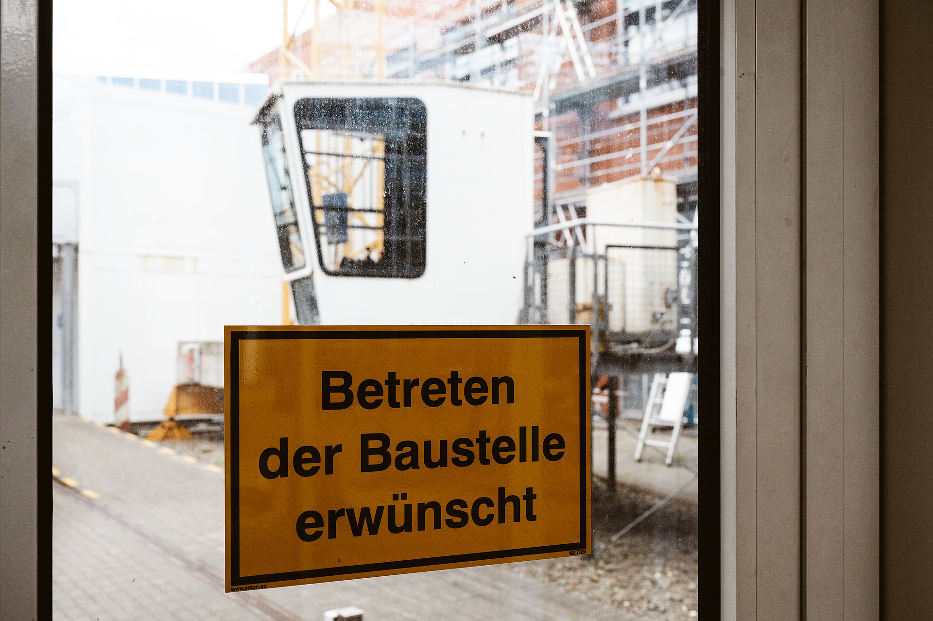 Baumaschinen für alle Altersklassen gibt es bei der DASA zur Genüge. Betreten der Baustellen strengstens erwünscht!
