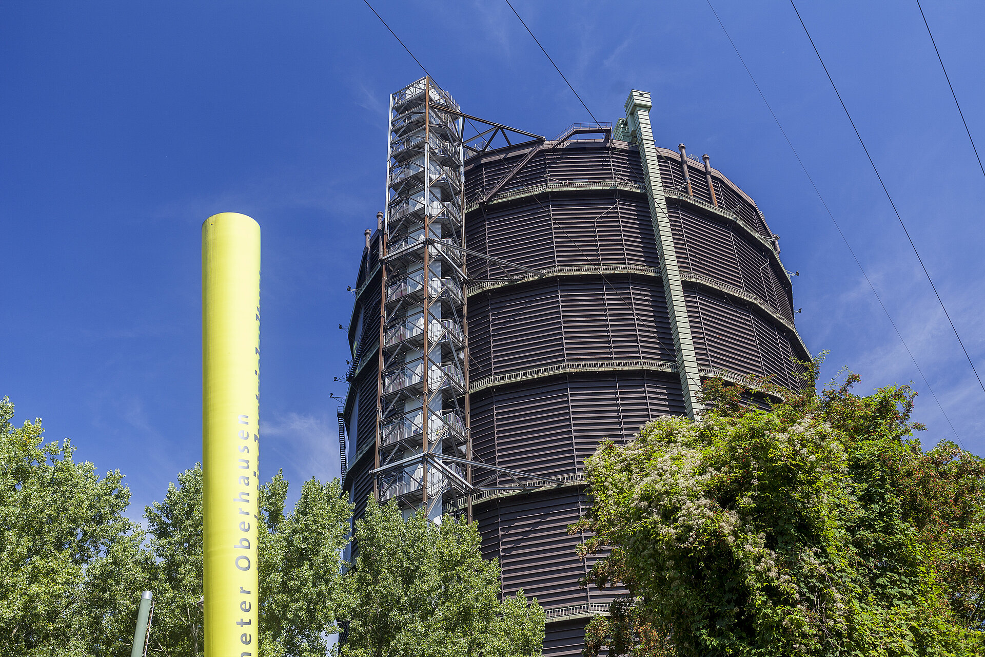 Signalobjekt der Route der Industriekultur am Gasometer Oberhausen.