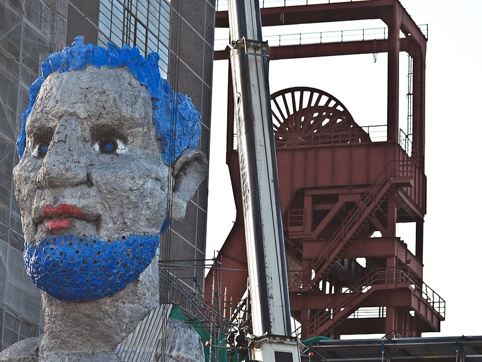  Das Kunstwerk "Herkules von Gelsenkirchen" im Nordsternpark Gelsenkirchen.