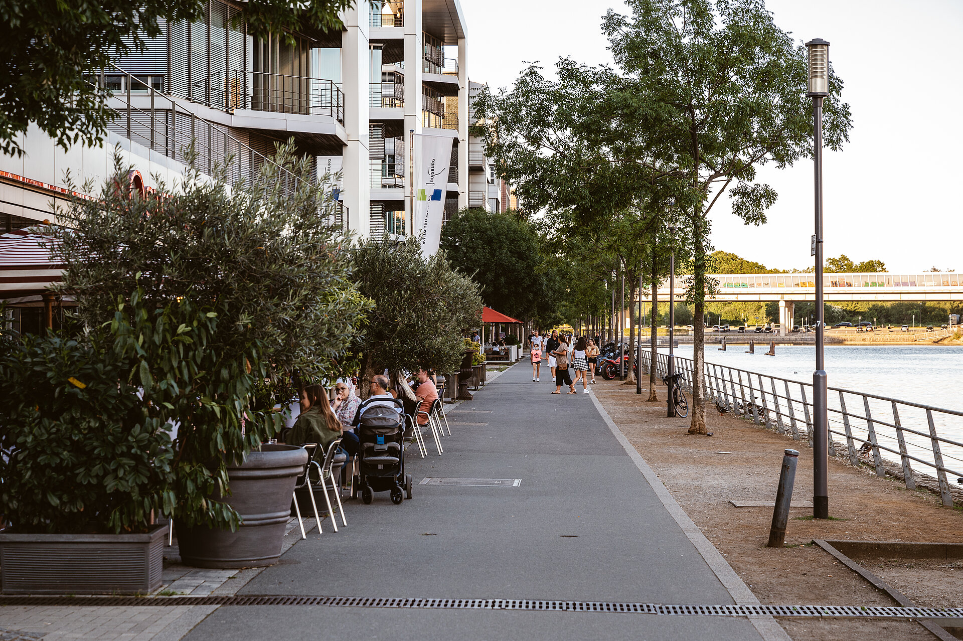 Gastronomie am Duisburger Innenhafen.
