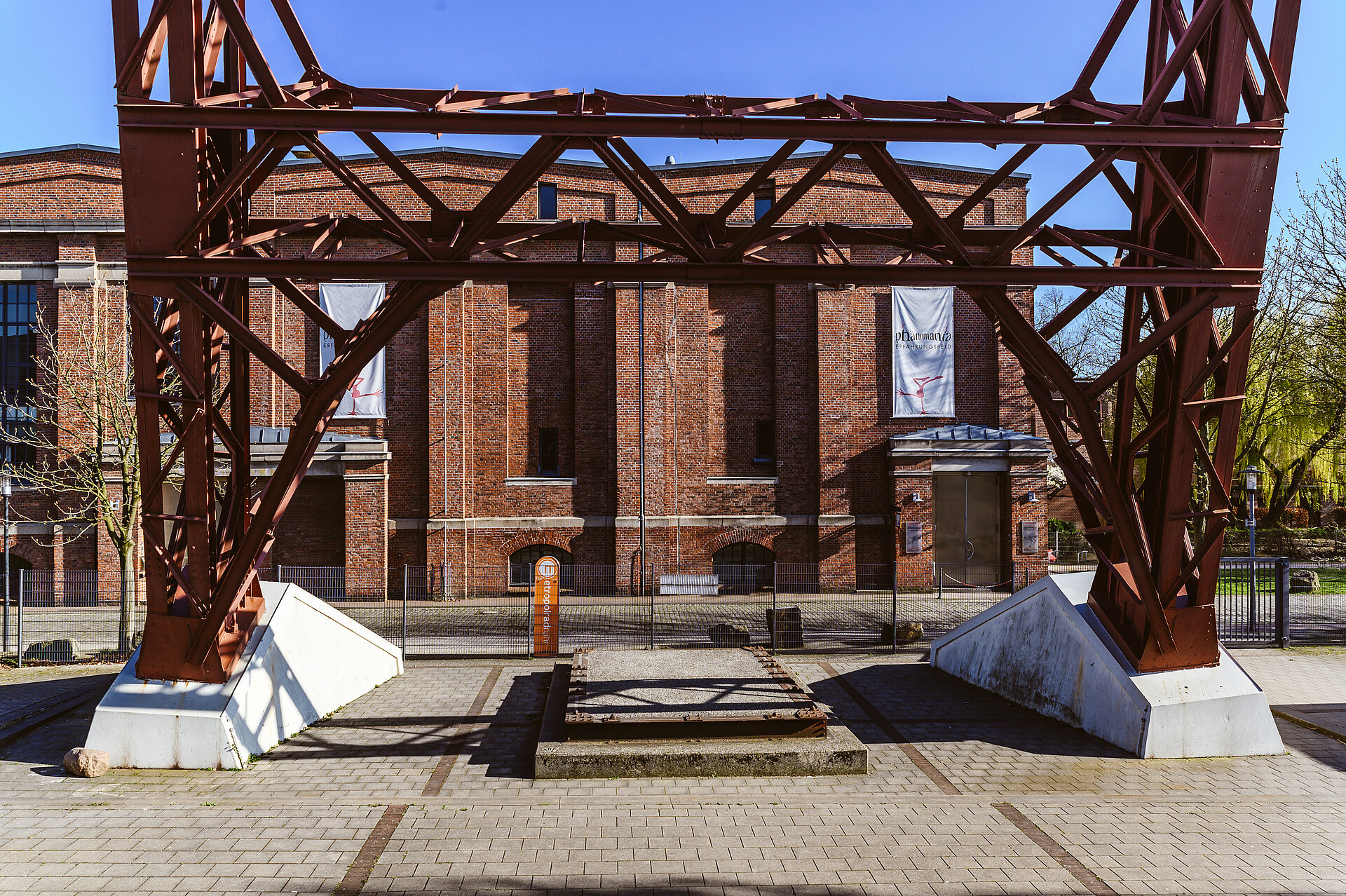 Die Zollverein-Schachtanlage 3/7/10.