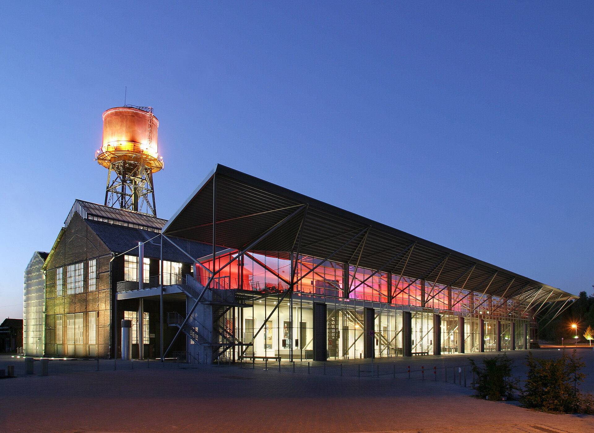Die Jahrhunderthalle Bochum ist ein Ankerpunkt auf der Route Industriekultur.