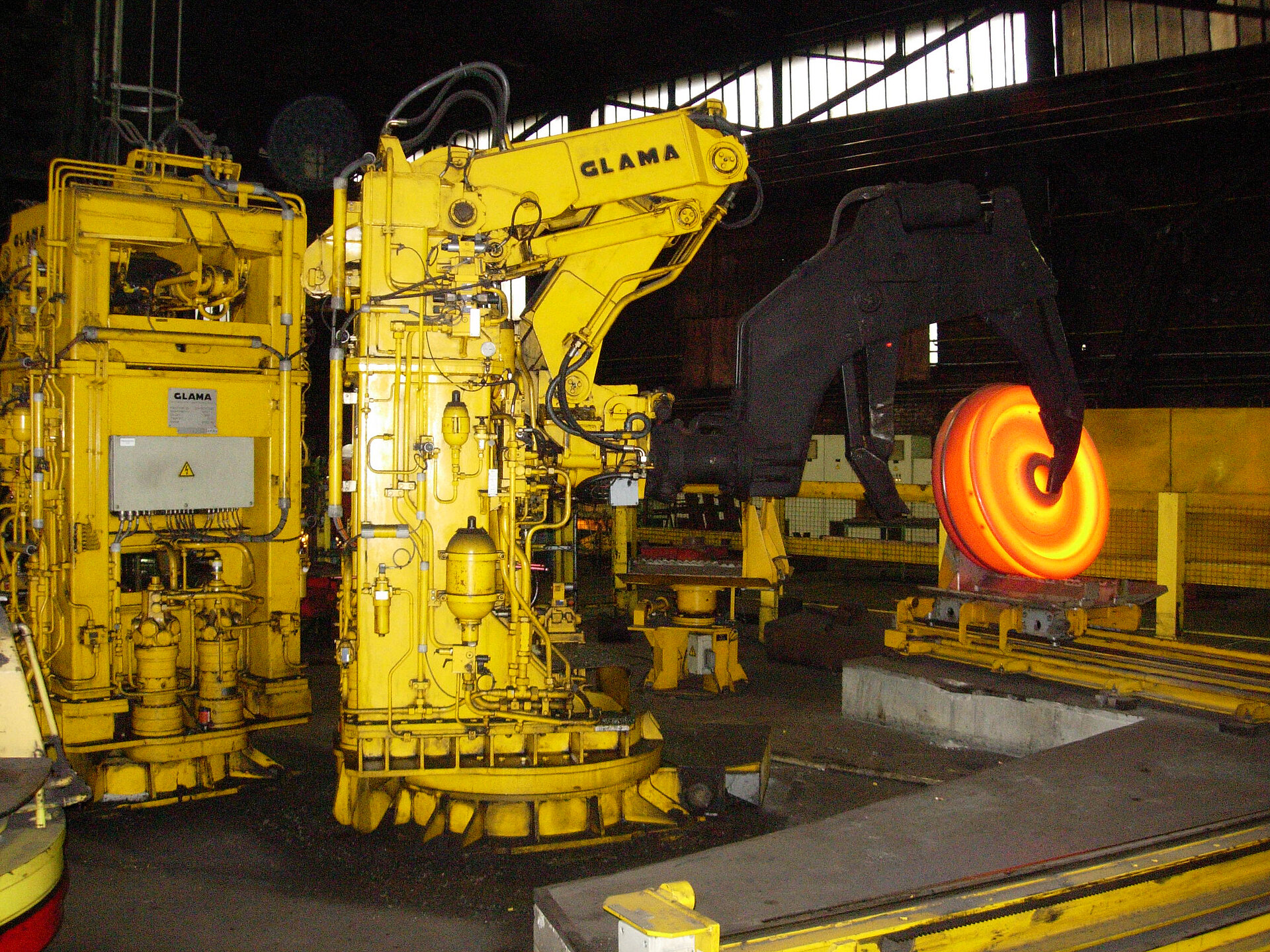 Blick in die historische Sammlung beim Bochumer Verein Verkehrstechnik.