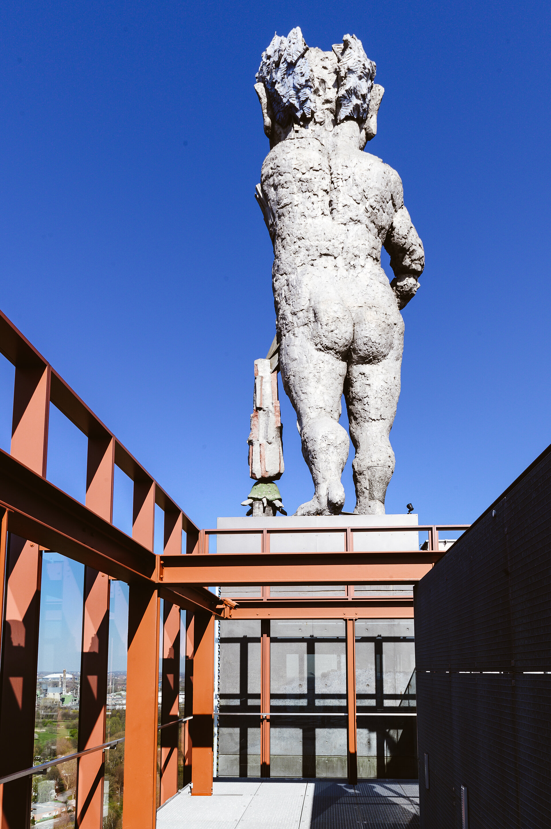 Nordsternturm Gelsenkirchen: Herkules von hinten.