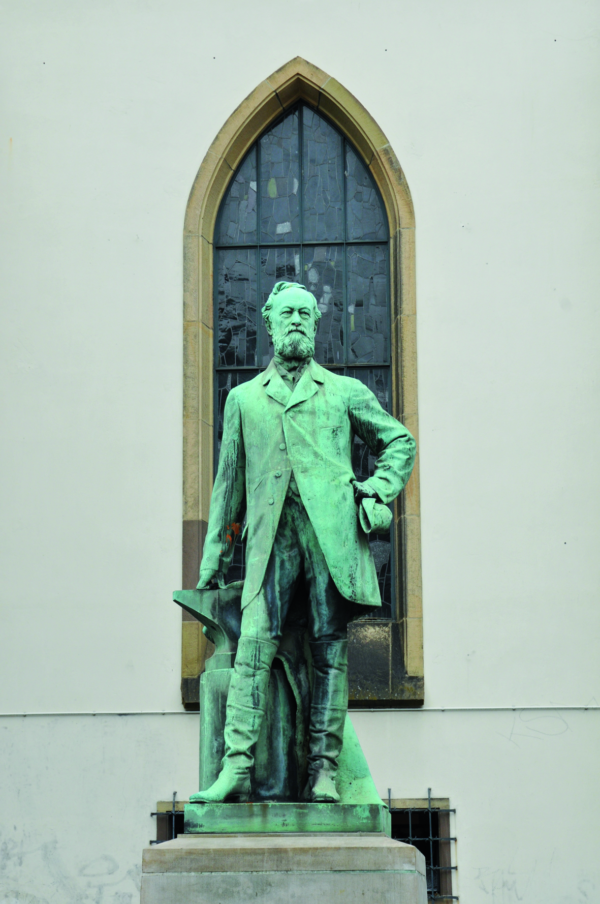 Alfred Krupp-Denkmal an der Essener Marktkirche.