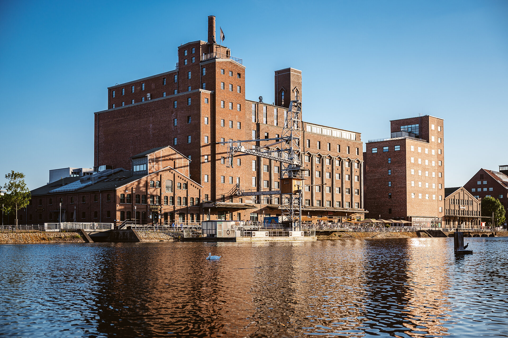 Duisburger Innenhafen.