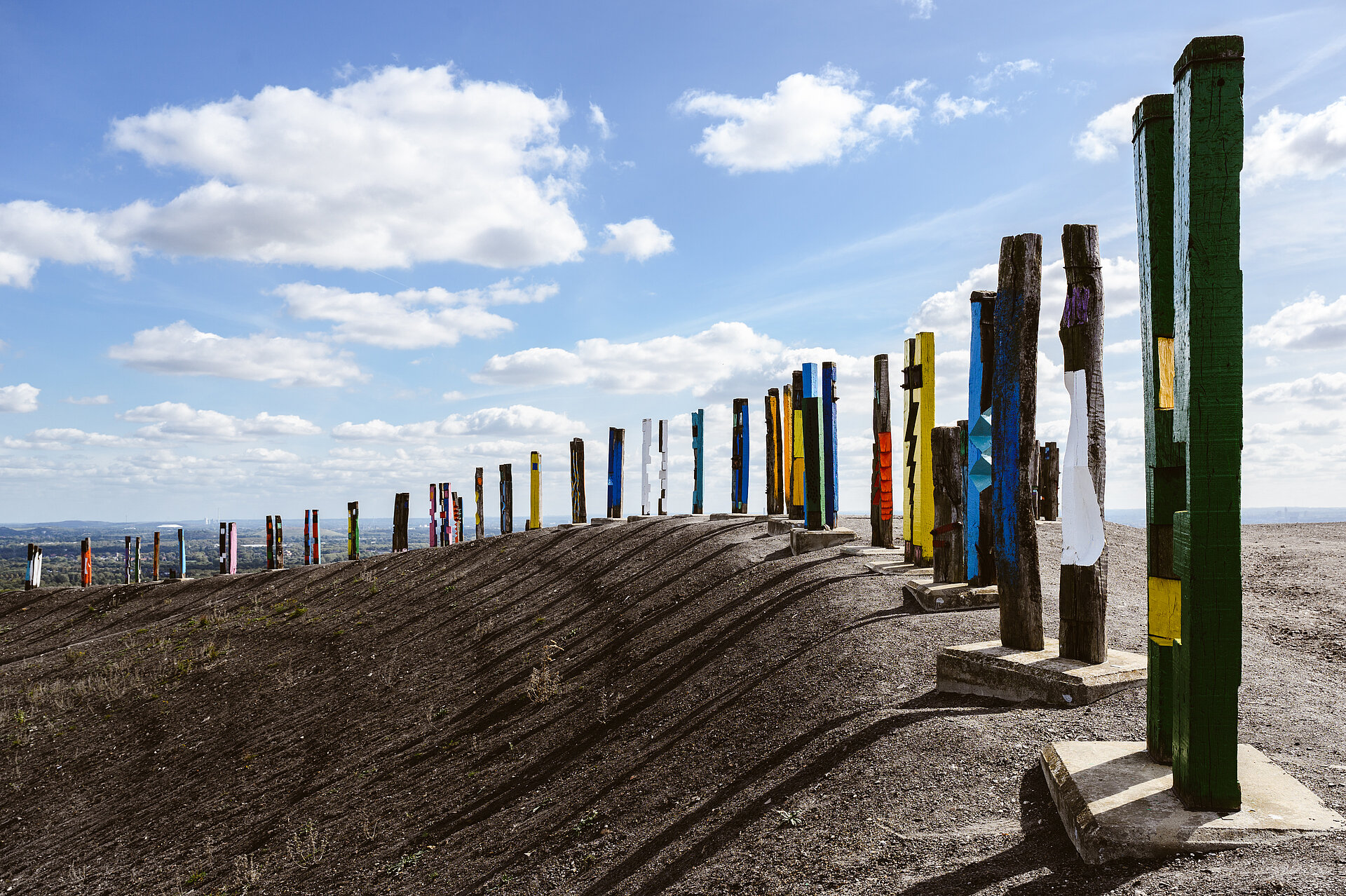 Totems auf der Halde Haniel in Bottrop.