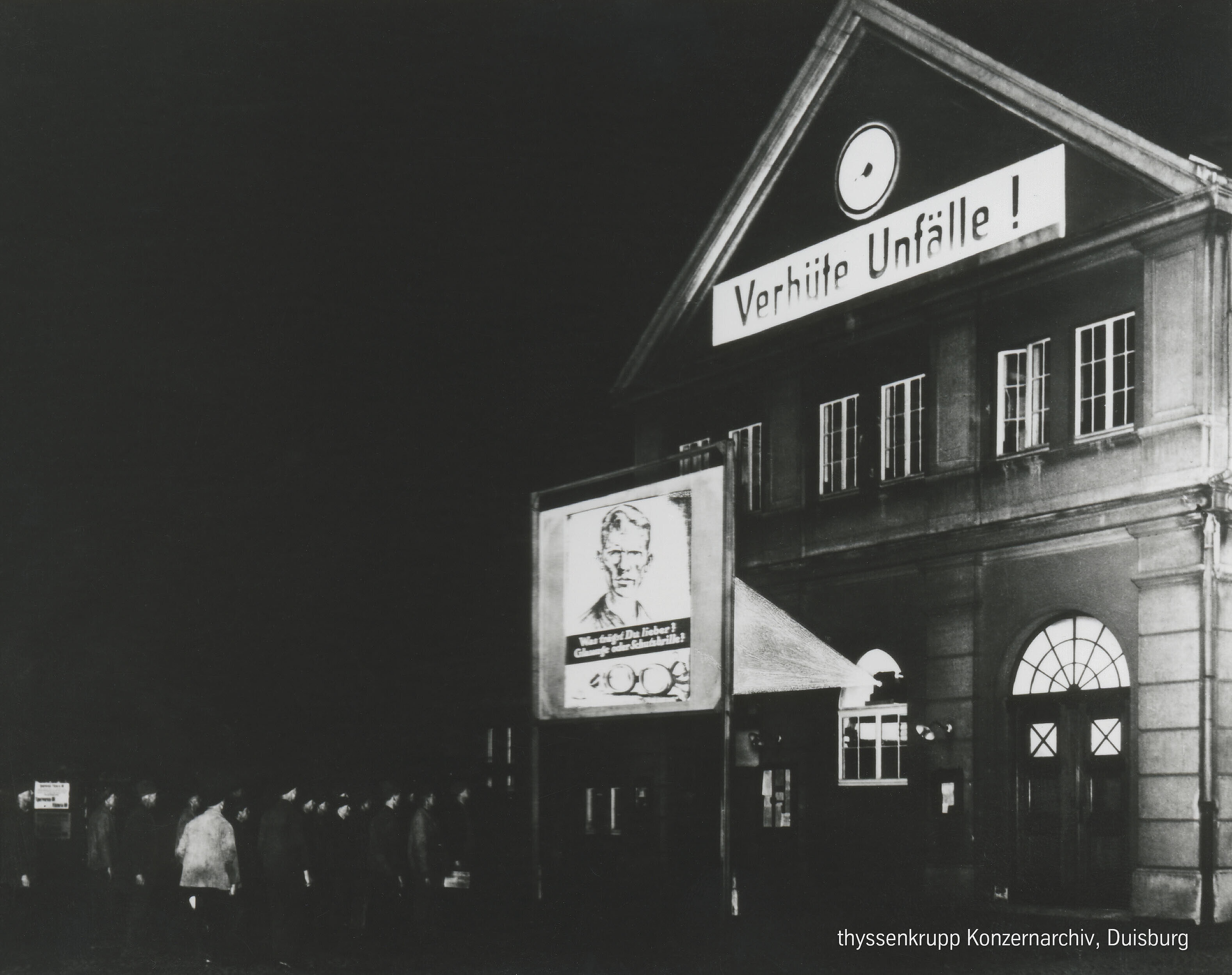 Standbild aus dem Film "Kamerad hab' Acht"