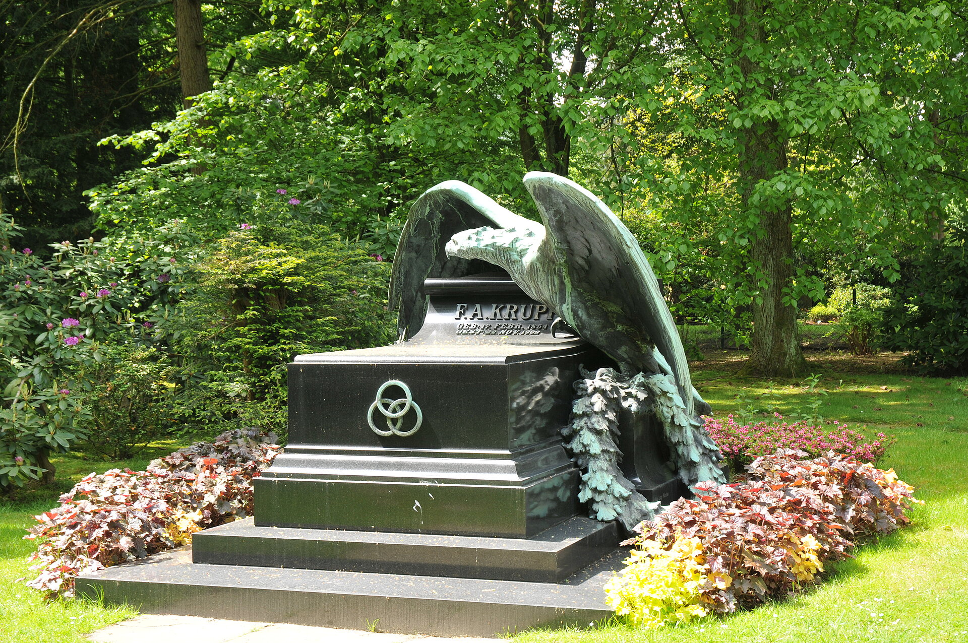 Grabmal von Friedrich Alfred Krupp auf dem Krupp-Familienfriedhof in Essen.