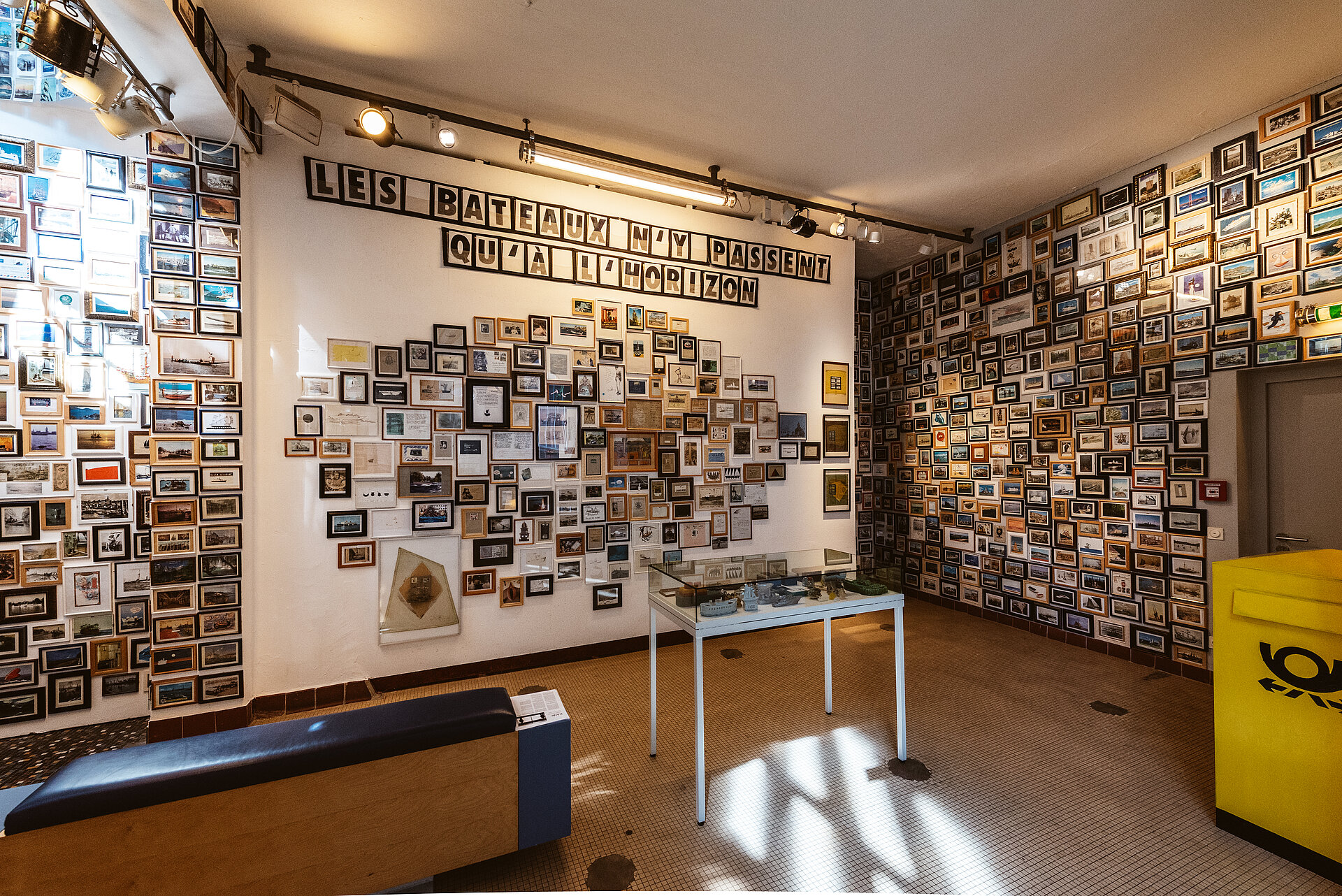 Seit April 2017 wird das kollektive Schiffspostkartenmuseum über die "Postkartensammlung", die Dorothée Bouchard dem Museum geschenkt hat, in einem eigenen Kabinett präsentiert.