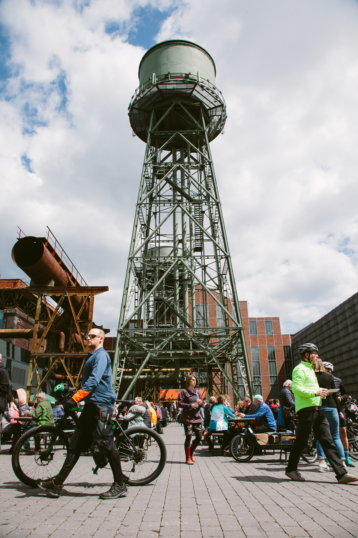 Die Route der Industriekultur und die Bochumer Veranstaltungs-GmbH (BoVG) laden alljährlich zum „Fahrradsommer der Industriekultur“ rund um die Bochumer Jahrhunderthalle ein.
