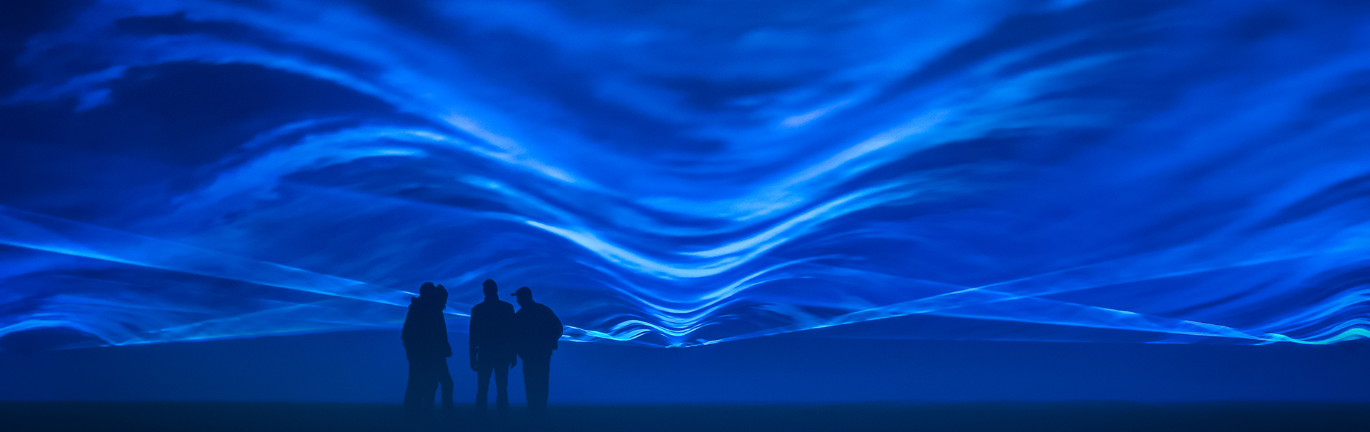 Die poetische Installation "Waterlicht" des niederländischen Künstlers Daan Roosegaarde wird das Gelände des Peter-Behrens-Baus in Oberhausen an zwei Abenden (5./6.11.2021) großräumig symbolisch mit Wasser fluten.