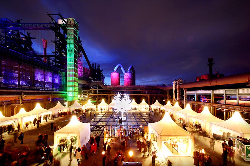 Immer am ersten Adventswochenende findet im Landschaftspark der Lichtermarkt statt.