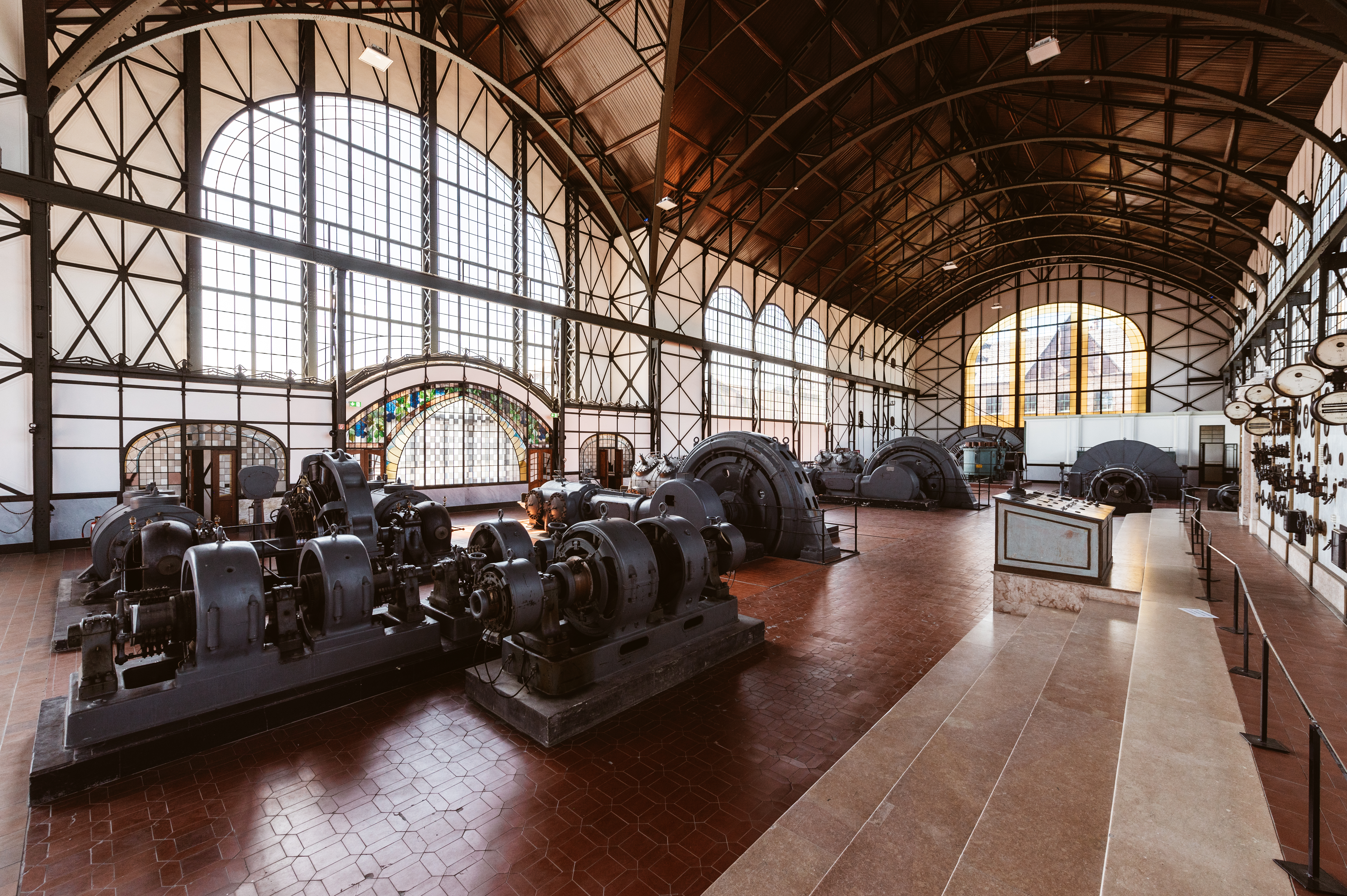 Maschinenhalle der Zeche Zollern in Dortmund: Der erhaltene historische Maschinenbestand – insbesondere die elektrische Fördermaschine – ist einzigartig in Deutschland.