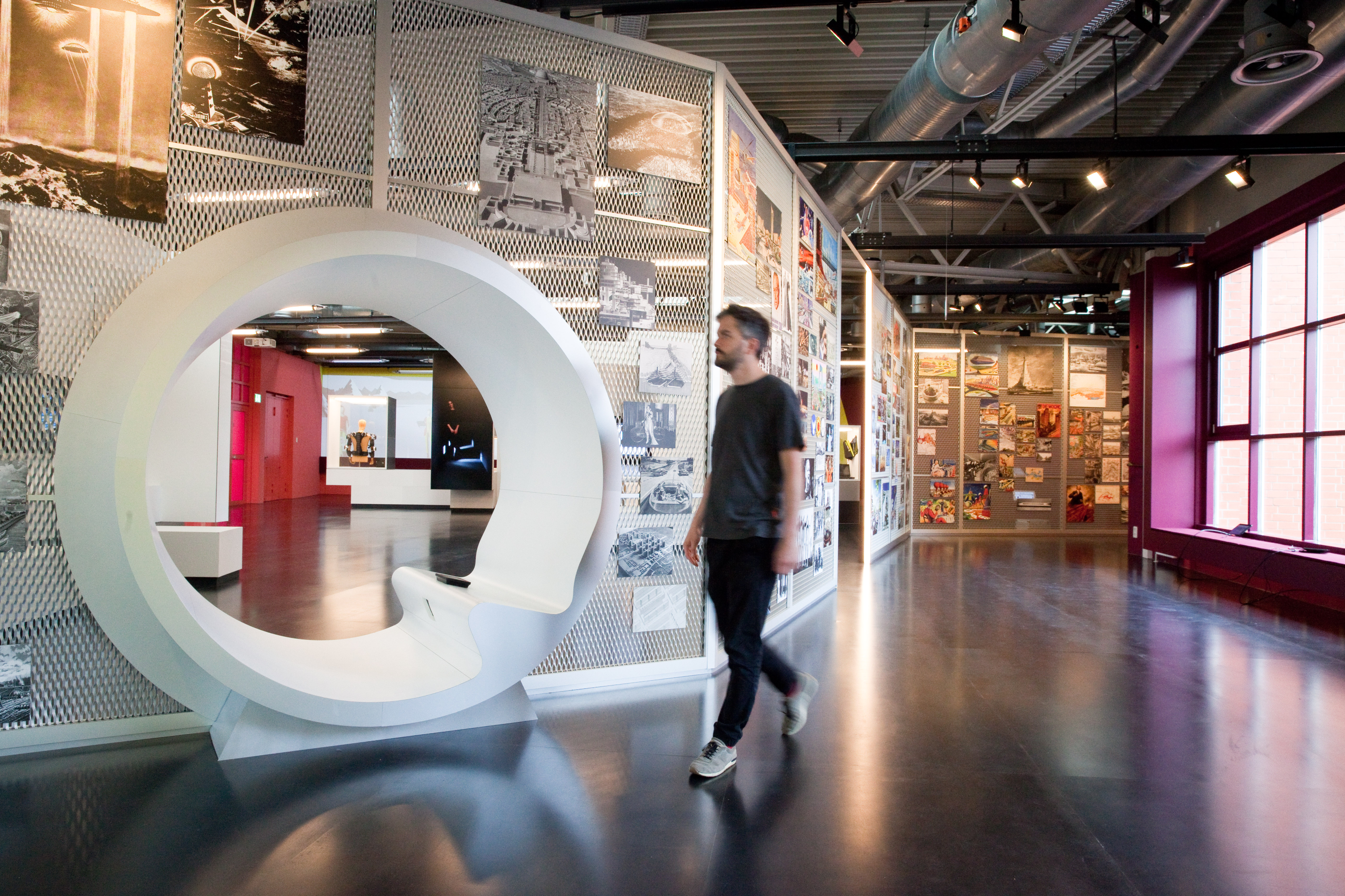 Visionenwand in der DASA-Ausstellung "Neue Arbeitswelten".
