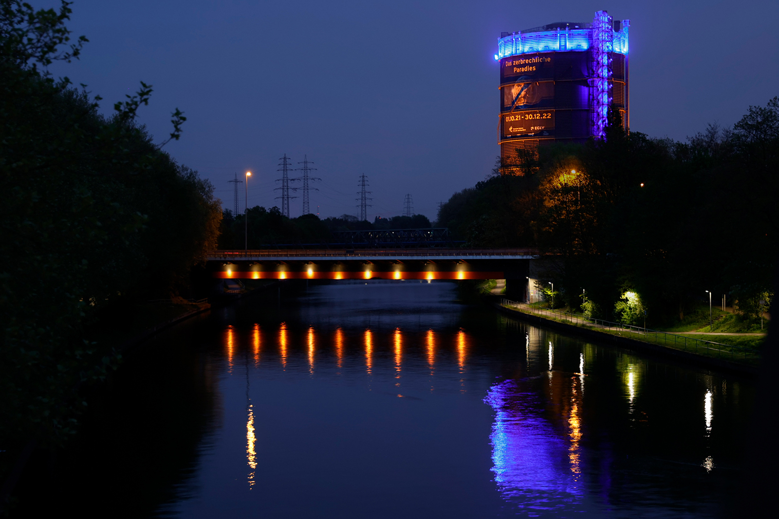 Aktuelle Beleuchtung des Gasometer Oberhausen.