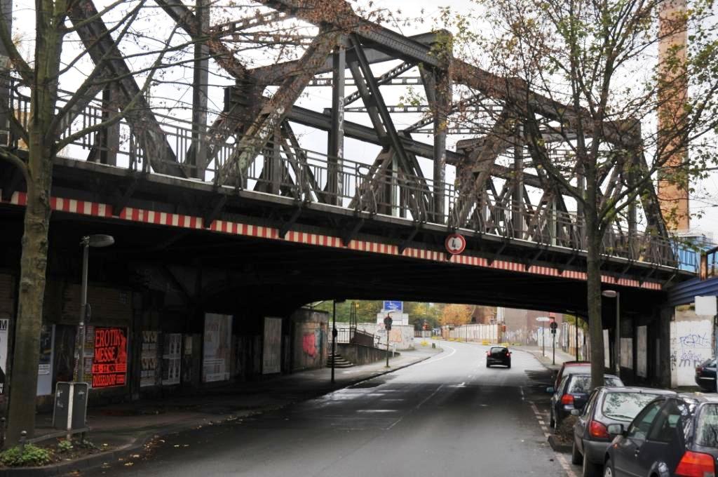 Die Brücke an der Weißenburgerstraße in Dortmund.