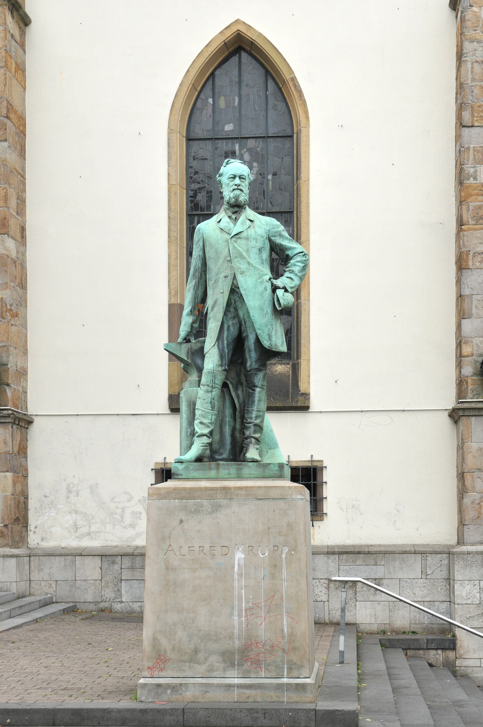 Alfred Krupp-Denkmal an der Essener Marktkirche.